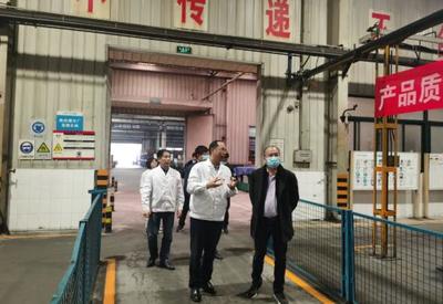 深化校企合作，共筑安全防線——重慶建筑高級技工學?？疾靹诜烙闷菲髽I紀實